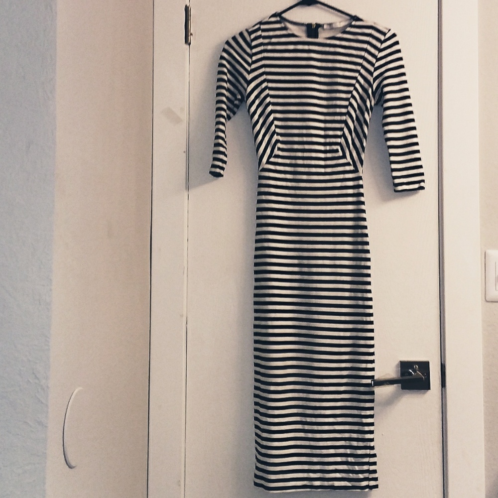 Trafaluc black/white dress Sz XS